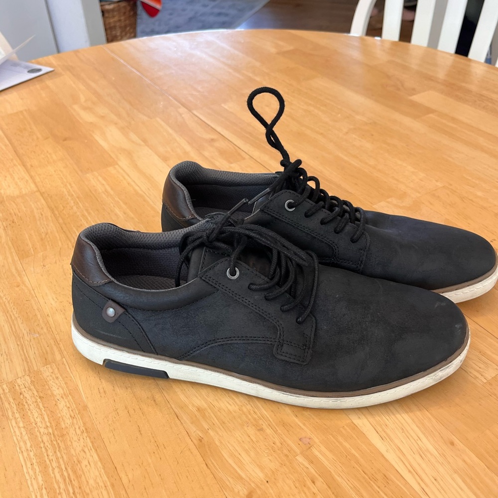 Crown Vintage Black and White Sneakers with Minimalist Design